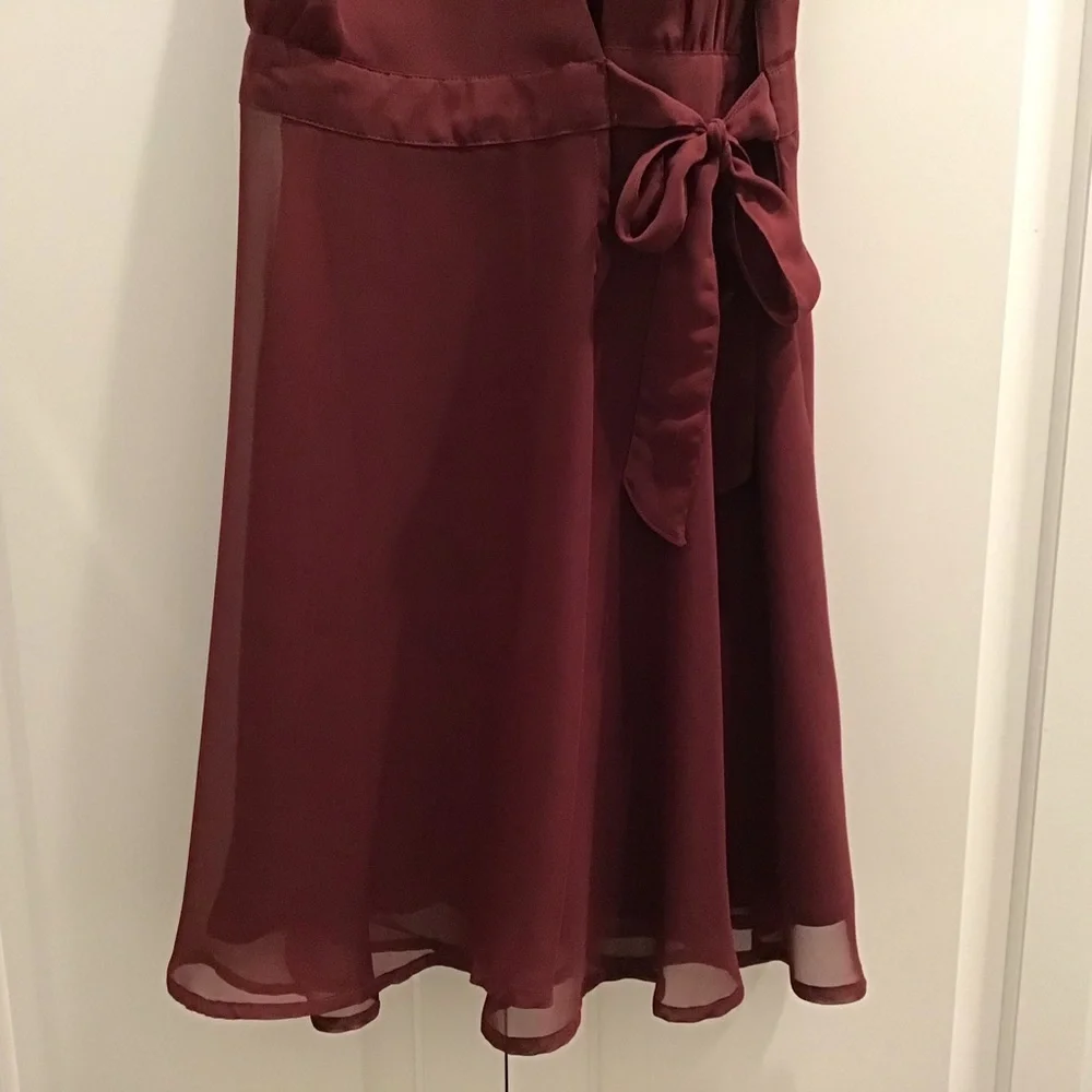 🔴WINE WRAP DRESS BY FOREVER 21 EXCLUSIVE🔴🔴 - Picture 6 of 12